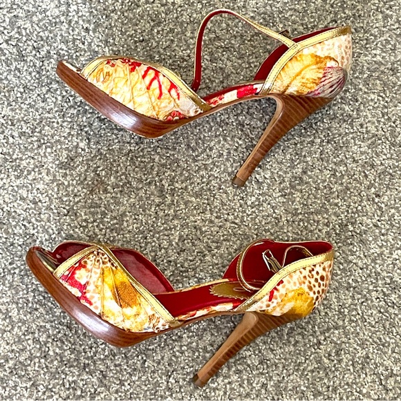 ALDO BARELY WORN SIZE 38 GOLD ACCENT PUMPS - Picture 2 of 8